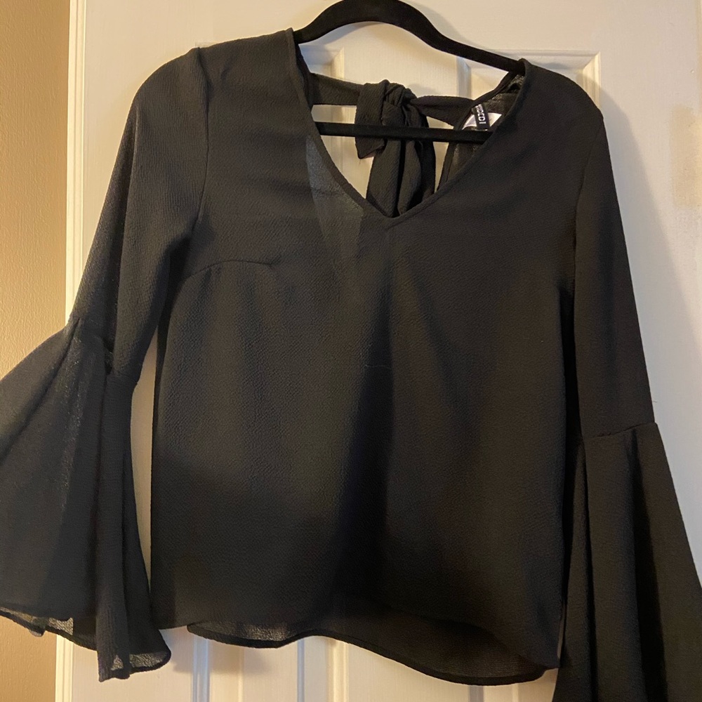 Black Bell Sleeve top - Like new!!